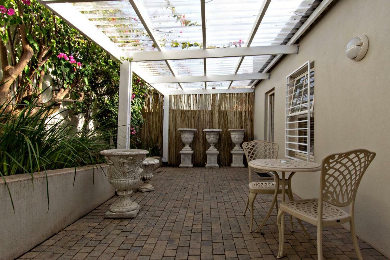 Rhonda'S Manor Boutique Guesthouse Kaapstad Buitenkant foto